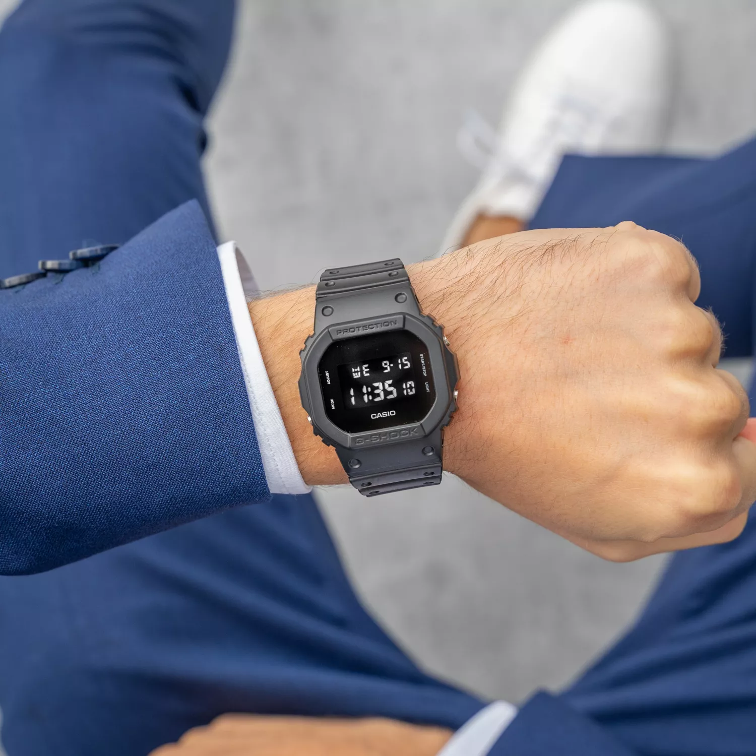 値引き交渉可】CASIO G-SHOCK DW5600BB 【公式通販】